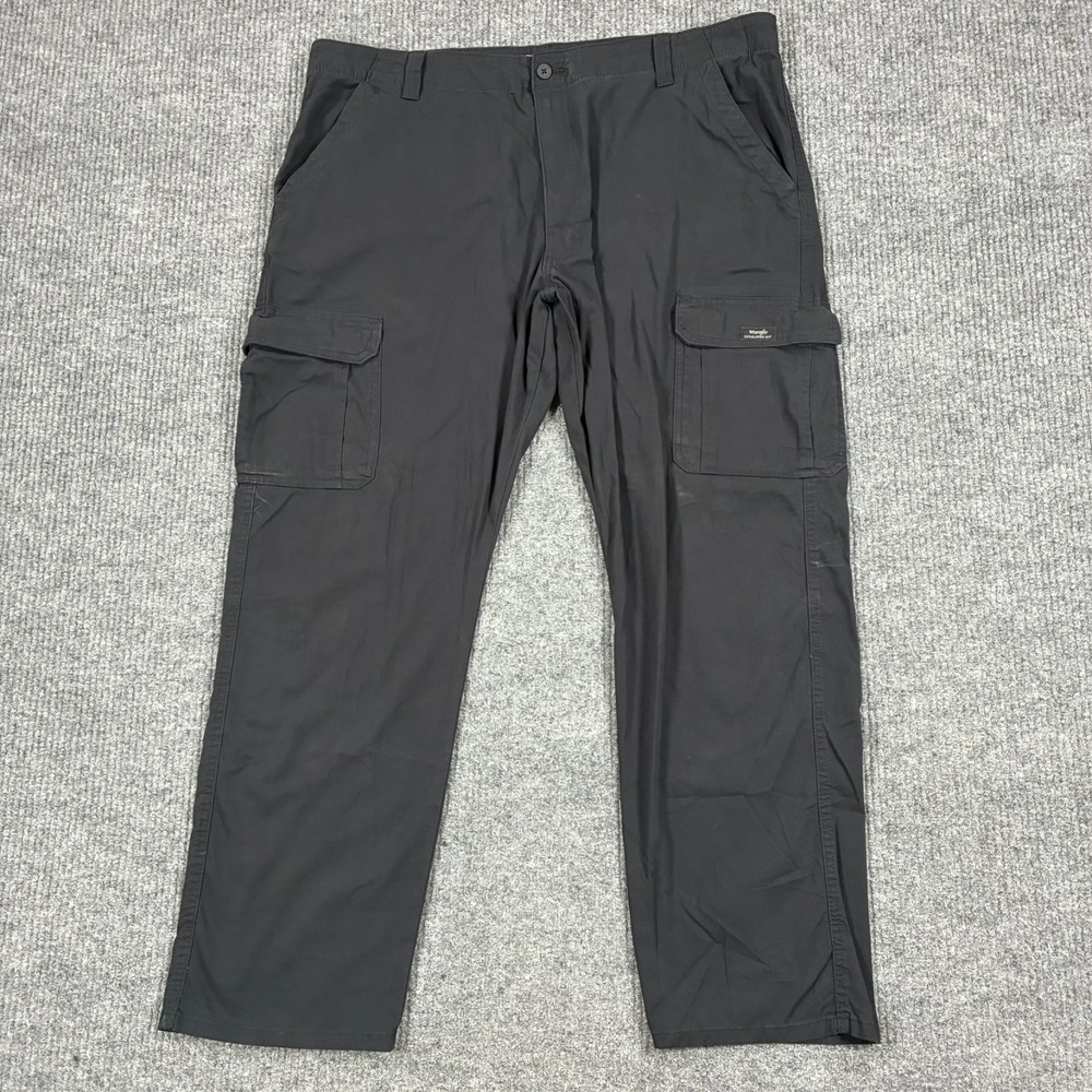 Wrangler Mens Cargo Pants Size 42x32 Black Relaxed Fit Utility Tactical Outdoor